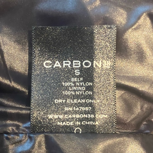 Carbon38 hooded vest - Picture 2 of 2